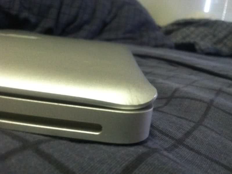 aluminiowa obudowa laptopa